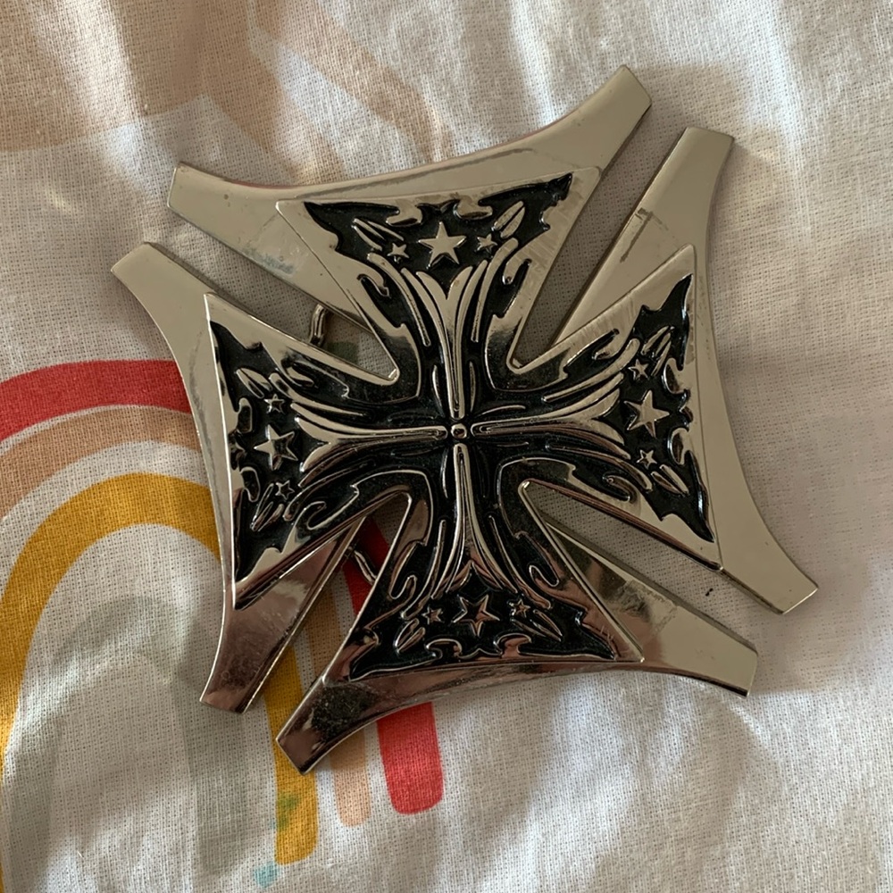 Spinning Iron Cross Belt Buckle